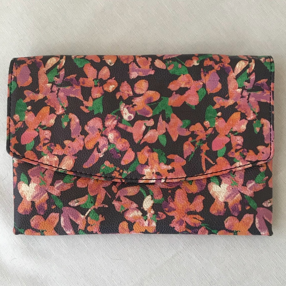 NWOT Ann Taylor Floral Print Clutch - Picture 1 of 5